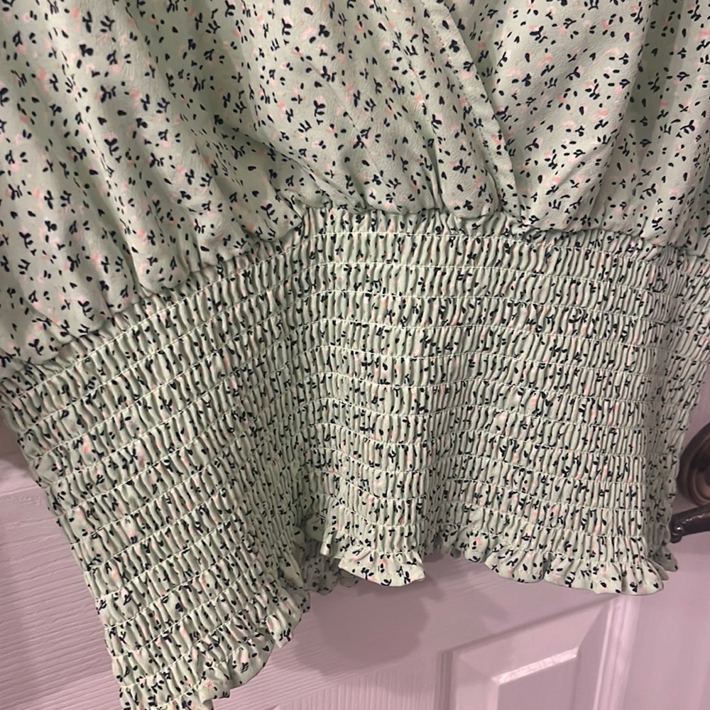 Bcbgeneration Blouse Size Medium - image 3